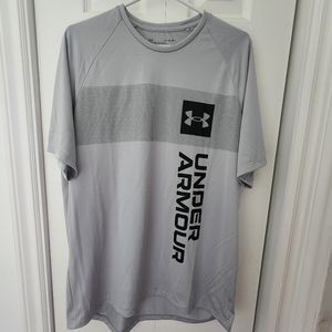 UNDER ARMOUR- Men's XL Heat Gear Loose Fit Short Sleeve